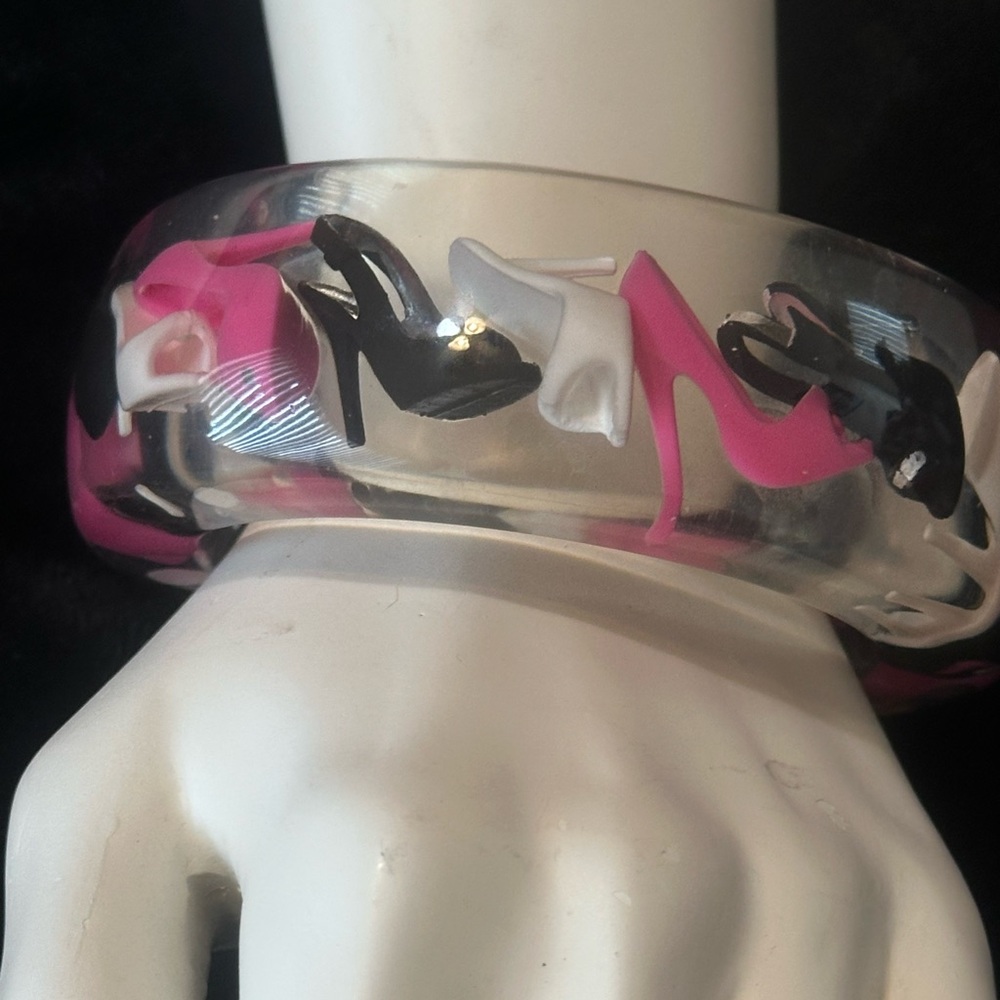 SHOE LOVERS GALORE — Pink and Black SHOES w/in Resin Bangle Bracelet TREASURE